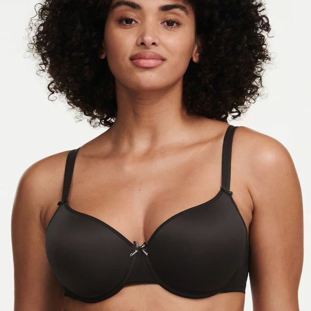 Chantelle Basic Invisible Smooth Support T-Shirt Bra in Black, 34DD